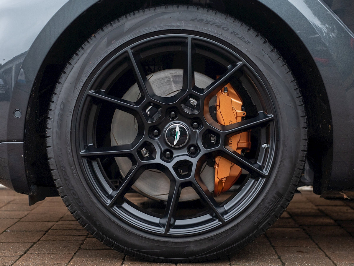 Aston Martin - DBX 22