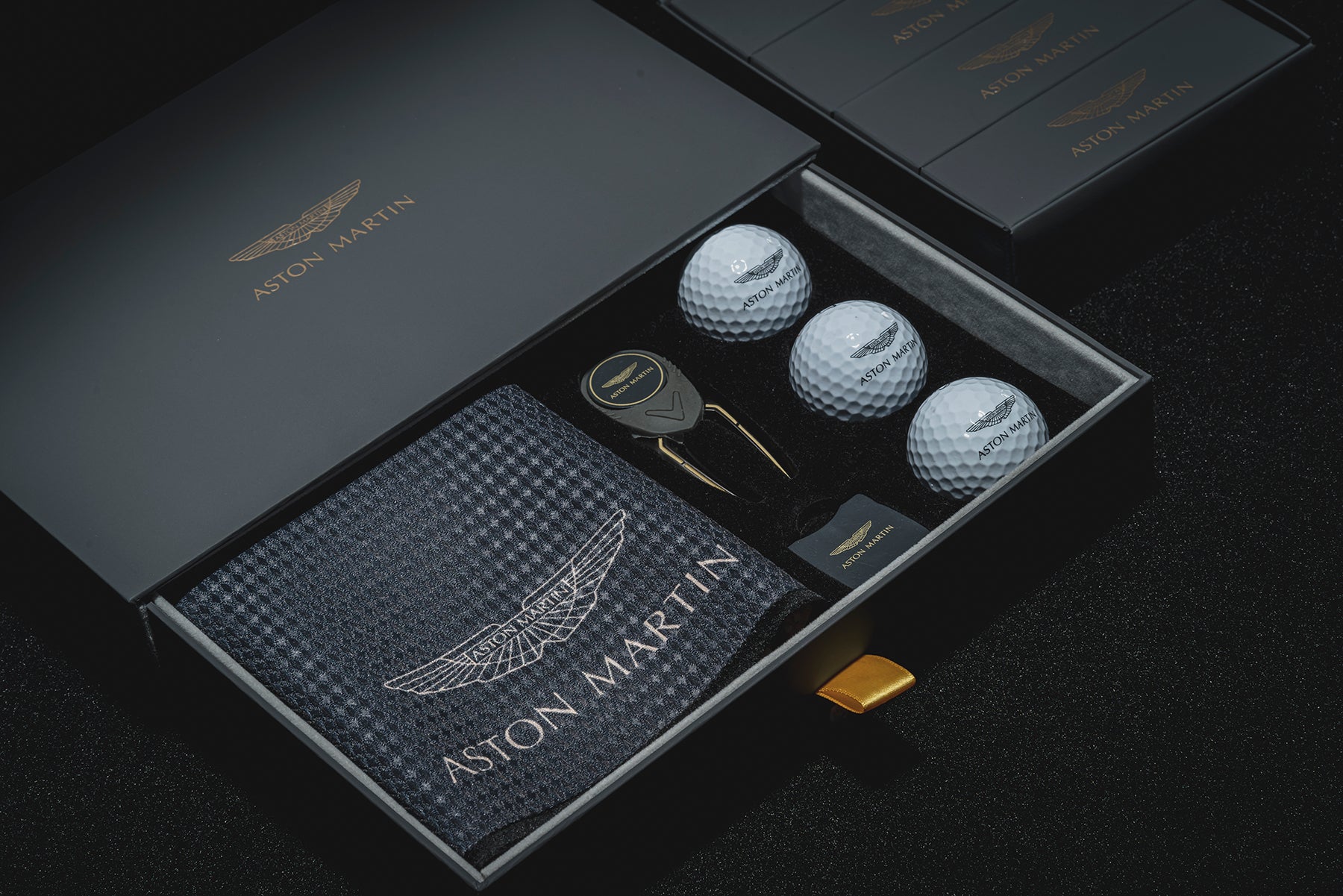 Aston Martin DBX Golf Pack – Grand Touring Automobiles